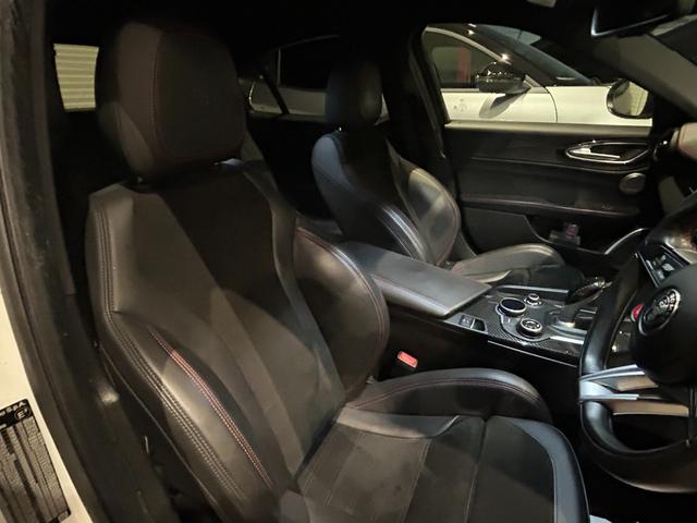 ジュリア クアドリフォリオ カルボニオ 限定車 ETC ドライブレコーダー 純正フロアマット(14枚目)