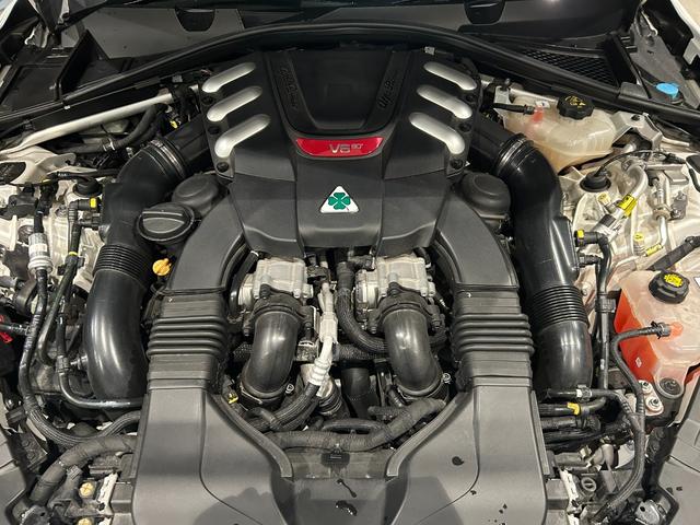 ジュリア クアドリフォリオ カルボニオ 限定車 ETC ドライブレコーダー 純正フロアマット(16枚目)