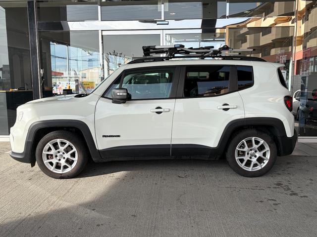 ジープ・レネゲード 　ワンオーナー　純正フロアマット　フルセグテレビ　ＥＴＣ　レザーシート　ルーフキャリア　スタッドレスタイヤホイールセット（3枚目）