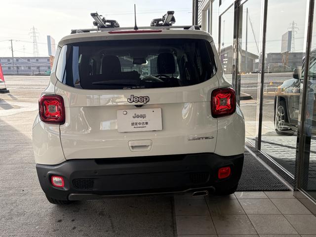 ジープ・レネゲード 　ワンオーナー　純正フロアマット　フルセグテレビ　ＥＴＣ　レザーシート　ルーフキャリア　スタッドレスタイヤホイールセット（5枚目）