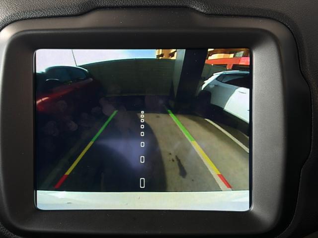 ジープ・レネゲード 　ワンオーナー　純正フロアマット　フルセグテレビ　ＥＴＣ　レザーシート　ルーフキャリア　スタッドレスタイヤホイールセット（11枚目）