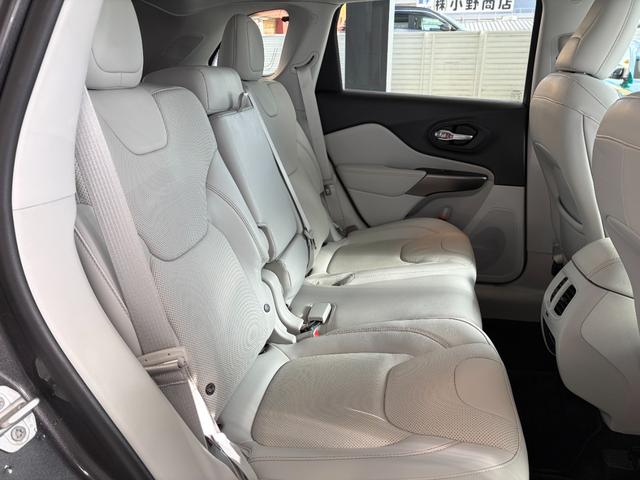 ���A�V�[�g�͍��E�����|���ƂȂ��Ă��܂��̂ŁA�p�r�ɍ��킹�Ă��g�����������܂��B