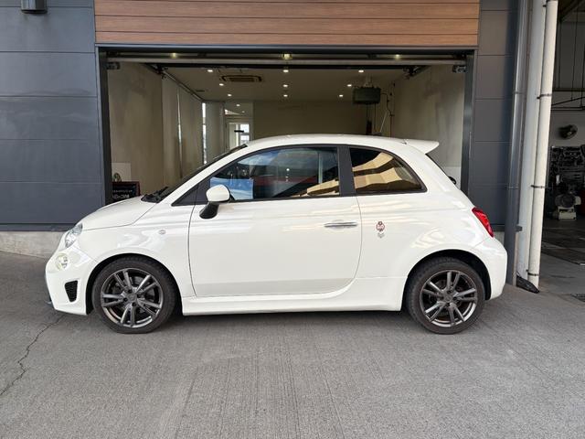 �o���p�[���e�ɔz�����G�A�C���e�[�N�ƃG�A�A�E�g���b�g�͍��E�ɂQ�������ꂽ�C���^�[�N�[���[���p��������Ƌ��Ƀf�U�C����̃|�C���g�ɂ��Ȃ��Ă��܂��B