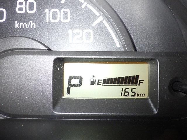 キャリイトラック ＫＣエアコン・パワステ　７型　パートタイム４ＷＤ　ＡＴシフト　スピーカー内蔵ラジオ　オートライト　４ＷＤ　衝突被害軽減システム　アイドリングストップ　アイドリングストップ　横滑り防止機能　盗難防止システム（11枚目）