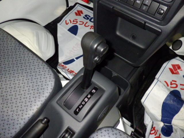 キャリイトラック ＫＣエアコン・パワステ　７型　パートタイム４ＷＤ　ＡＴシフト　スピーカー内蔵ラジオ　オートライト　４ＷＤ　衝突被害軽減システム　アイドリングストップ　アイドリングストップ　横滑り防止機能　盗難防止システム（14枚目）