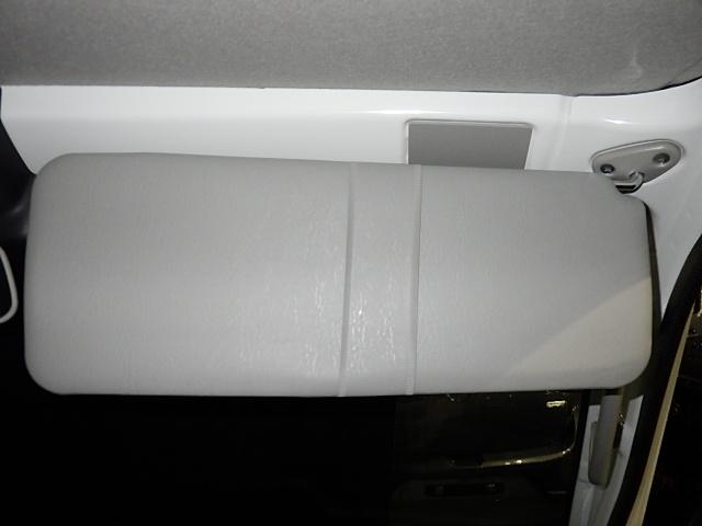 キャリイトラック ＫＣエアコン・パワステ　７型　パートタイム４ＷＤ　ＡＴシフト　スピーカー内蔵ラジオ　オートライト　４ＷＤ　衝突被害軽減システム　アイドリングストップ　アイドリングストップ　横滑り防止機能　盗難防止システム（17枚目）