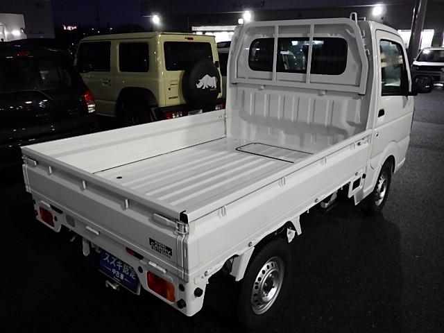キャリイトラック ＫＣエアコン・パワステ　７型　パートタイム４ＷＤ　ＡＴシフト　スピーカー内蔵ラジオ　オートライト　４ＷＤ　衝突被害軽減システム　アイドリングストップ　アイドリングストップ　横滑り防止機能　盗難防止システム（24枚目）