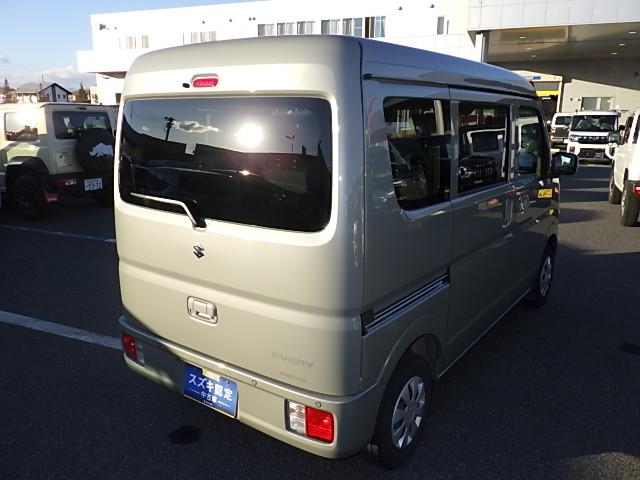 エブリイ ＪＯＩＮターボ　６型　４ＷＤ　オーディオレス　オートライト　スライドドア　プッシュスタート　シートヒーター　スズキセーフティーサポート　４ＷＤ　衝突被害軽減システム　アイドリングストップ　横滑り防止機能　衝突安全ボディ　盗難防止システム（8枚目）
