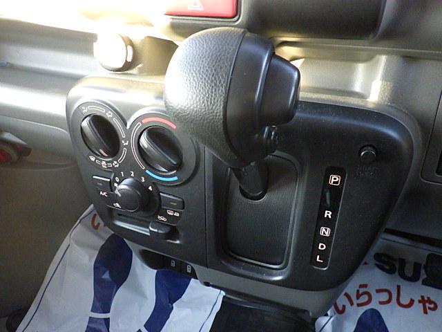 エブリイ ＪＯＩＮターボ　６型　４ＷＤ　オーディオレス　オートライト　スライドドア　プッシュスタート　シートヒーター　スズキセーフティーサポート　４ＷＤ　衝突被害軽減システム　アイドリングストップ　横滑り防止機能　衝突安全ボディ　盗難防止システム（17枚目）