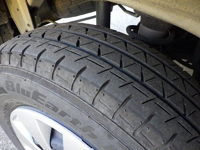 エブリイ ＪＯＩＮターボ　６型　４ＷＤ　オーディオレス　オートライト　スライドドア　プッシュスタート　シートヒーター　スズキセーフティーサポート　４ＷＤ　衝突被害軽減システム　アイドリングストップ　横滑り防止機能　衝突安全ボディ　盗難防止システム（27枚目）