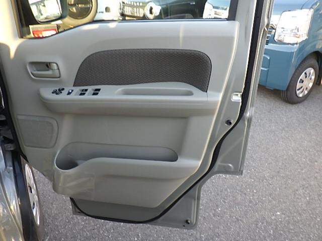 エブリイ ＪＯＩＮターボ　６型　４ＷＤ　オーディオレス　オートライト　スライドドア　プッシュスタート　シートヒーター　スズキセーフティーサポート　４ＷＤ　衝突被害軽減システム　アイドリングストップ　横滑り防止機能　衝突安全ボディ　盗難防止システム（39枚目）