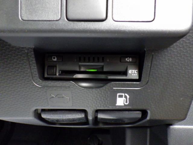 ルーミー カスタムＧ　ＦＦ　ナビ　バックカメラ　ＥＴＣ　バックカメラ　オートライト　プッシュスタート　シートヒーター　オートエアコン　衝突被害軽減システム　アイドリングストップ　横滑り防止機能　衝突安全ボディ　盗難防止システム（22枚目）