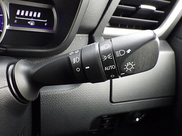 ルーミー カスタムＧ　ＦＦ　ナビ　バックカメラ　ＥＴＣ　バックカメラ　オートライト　プッシュスタート　シートヒーター　オートエアコン　衝突被害軽減システム　アイドリングストップ　横滑り防止機能　衝突安全ボディ　盗難防止システム（30枚目）