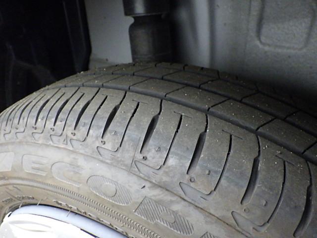 ワゴンR FX 4型 FF CDオーディオ オートライト プッシュスタート シートヒーター オートエアコン スズキセーフティーサポート 衝突被害軽減システム アイドリングストップ 横滑り防止機能(25枚目)