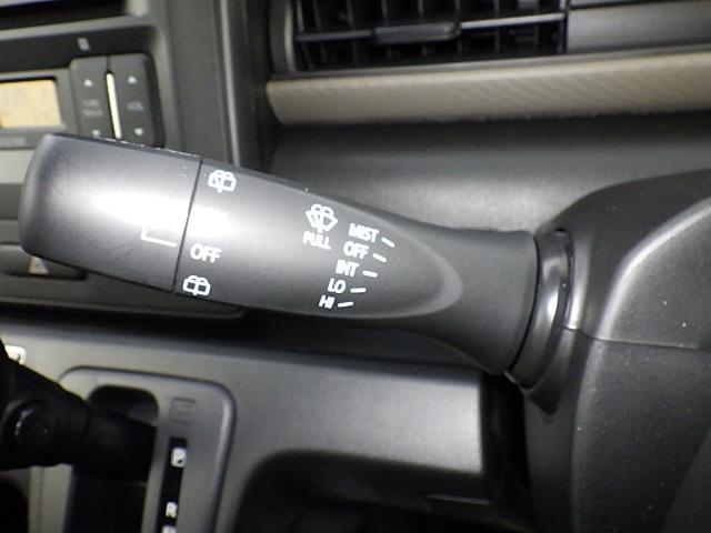 ワゴンR FX 4型 FF CDオーディオ オートライト プッシュスタート シートヒーター オートエアコン スズキセーフティーサポート 衝突被害軽減システム アイドリングストップ 横滑り防止機能(28枚目)