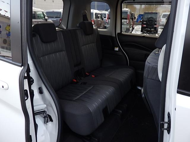 ソリオ ＨＹＢＲＩＤ　ＭＺ　３型　　ＦＦ　　オーディオレス　ドアバイザー　絨毯マット　オートライト　スライドドア　プッシュスタート　シートヒーター　オートエアコン　スズキセーフティーサポート　衝突被害軽減システム　アイドリングストップ　横滑り防止機能（12枚目）