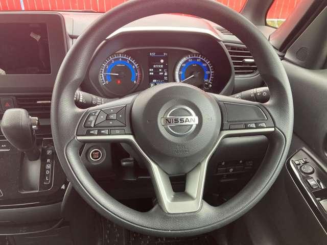 ハンドル廻りの画像です。