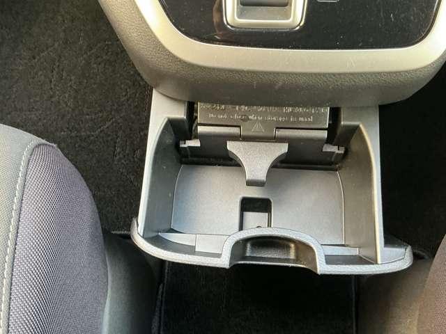 セレナ ハイウェイスター　ＶセレクションＩＩ　アラウンドビューカメラ　ブレーキサポート　盗難防止装置　インテリキー　両側電動スライドＤ　フルタイム４ＷＤ　オートクルーズコントロール　キーレスキー　サイドカメラ　ＬＤＰ　ＬＥＤライト　Ｂカメラ（17枚目）