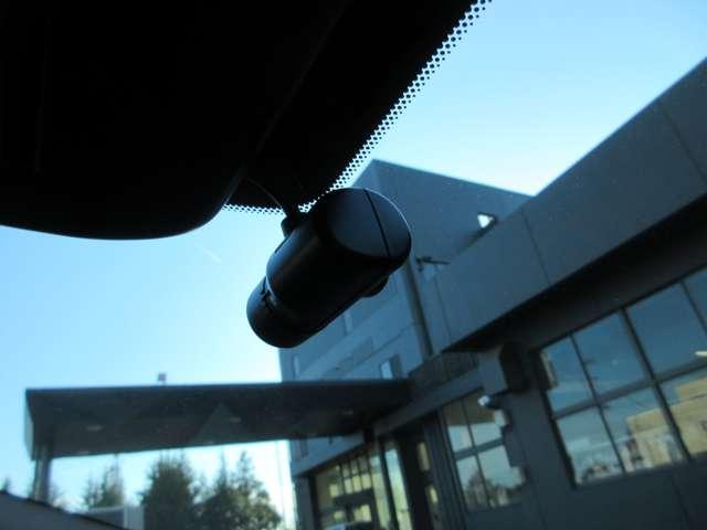 オーラ １．２　Ｇ　レザーエディション　ワンオーナ　追突防止　レーダークルーズ　車線逸脱警報装置　寒冷地仕様　禁煙車　ＬＥＤ　ドライブレコーダー　盗難防止　記録簿　バックモニター　ＥＴＣ　インテリジェントキー　メモリーナビゲーション　ＡＷ（11枚目）