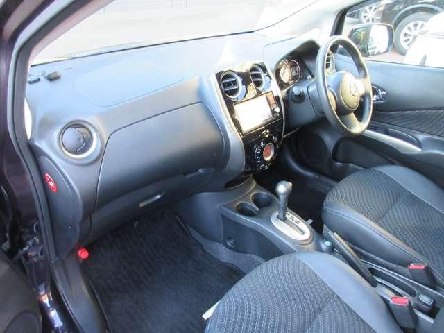 ノート １．２　メダリスト　純正メモリーナビ　アイドリングストップ　アラウンドビュモニター　寒冷地仕様　イモビライザー　Ａストップ　インテリキー　オートエアコン　左右エアバック　バックビューモニター　メモリーナビ　ＥＴＣ　ナビＴＶ　パワーウインドー　パワステ　ワンセグ（16枚目）