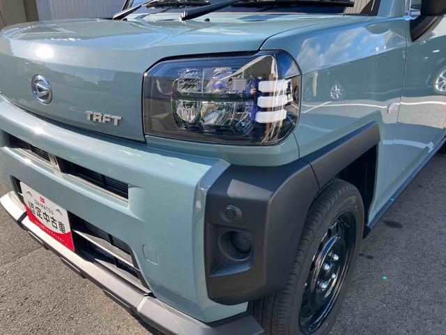 タフト Ｘ　２ＷＤ　ＣＶＴ　スカイフィールトップ　衝突被害軽減ブレーキ　横滑り防止装置　ＡＢＳ　アイドリングストップ　プッシュボタンスタート　キーフリーシステム　オートエアコン　電動パーキングブレーキ（32枚目）