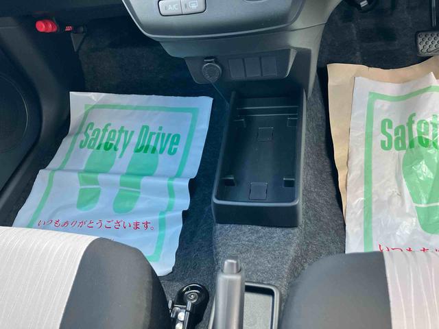 ミライース Ｌ　ＳＡＩＩＩ　届出済未使用車　２ＷＤ　ＣＶＴ　６６０ｃｃ　衝突被害軽減ブレーキ　横滑り防止装置　ＡＢＳ　アイドリングストップ　マニュアルエアコン　ナビ用バックカメラ　届出済未使用車（7枚目）