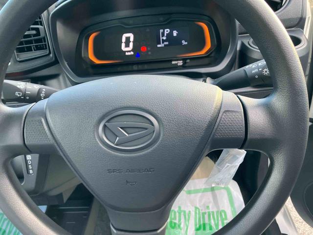 ミライース Ｌ　ＳＡＩＩＩ　届出済未使用車　２ＷＤ　ＣＶＴ　６６０ｃｃ　衝突被害軽減ブレーキ　横滑り防止装置　ＡＢＳ　アイドリングストップ　マニュアルエアコン　ナビ用バックカメラ　届出済未使用車（9枚目）
