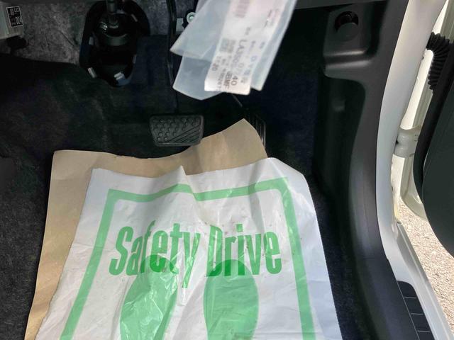 ミライース Ｌ　ＳＡＩＩＩ　届出済未使用車　２ＷＤ　ＣＶＴ　６６０ｃｃ　衝突被害軽減ブレーキ　横滑り防止装置　ＡＢＳ　アイドリングストップ　マニュアルエアコン　ナビ用バックカメラ　届出済未使用車（11枚目）