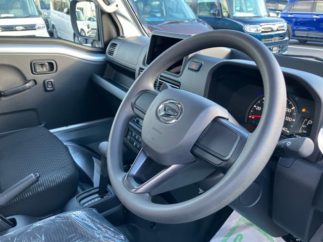 ハイゼットトラック ジャンボエクストラ　４ＷＤ　ＣＶＴ　６６０ｃｃ　衝突被害軽減ブレーキ　横滑り防止装置　ＡＢＳ　アイドリングストップ　プッシュボタンスタート　マニュアルエアコン　パワーステアリング　パワーウィンドウ　電動格納ドアミラー（9枚目）