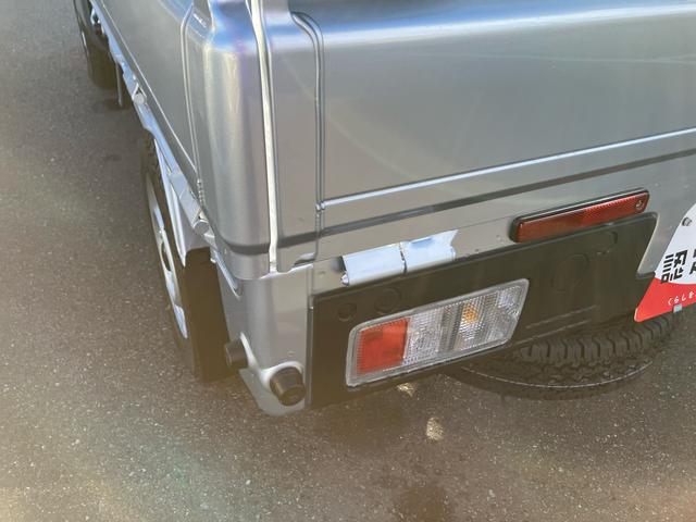 ハイゼットトラック ジャンボエクストラ　４ＷＤ　ＣＶＴ　６６０ｃｃ　衝突被害軽減ブレーキ　横滑り防止装置　ＡＢＳ　アイドリングストップ　プッシュボタンスタート　マニュアルエアコン　パワーステアリング　パワーウィンドウ　電動格納ドアミラー（39枚目）
