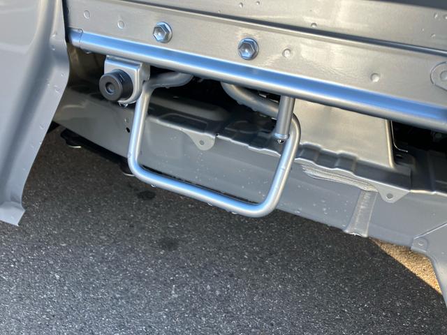 ハイゼットトラック ジャンボエクストラ　４ＷＤ　ＣＶＴ　６６０ｃｃ　衝突被害軽減ブレーキ　横滑り防止装置　ＡＢＳ　アイドリングストップ　プッシュボタンスタート　マニュアルエアコン　パワーステアリング　パワーウィンドウ　電動格納ドアミラー（42枚目）