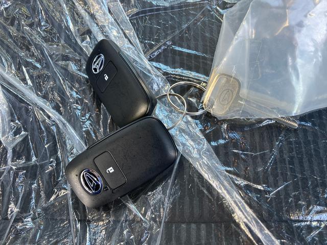 ハイゼットトラック ジャンボエクストラ　４ＷＤ　ＣＶＴ　６６０ｃｃ　衝突被害軽減ブレーキ　横滑り防止装置　ＡＢＳ　アイドリングストップ　プッシュボタンスタート　マニュアルエアコン　パワーステアリング　パワーウィンドウ　電動格納ドアミラー（45枚目）