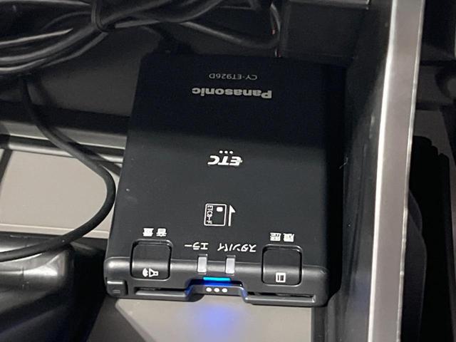 ＰＣ　４ＷＤ　禁煙車　デュアルカメラブレーキサポート　メモリーナビ　Ｂｌｕｅｔｏｏｔｈ接続　フルセグＴＶ　　コーナーセンサー　車線逸脱警報　横滑り防止装置　アイドリングストップ　ＵＳＢ端子(6枚目)