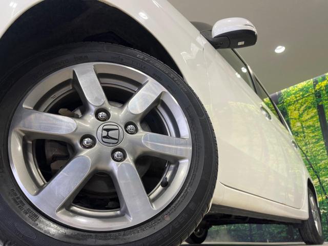 Ｎ－ＯＮＥ ツアラー・Ｌパッケージ　禁煙車　ターボ　純正ナビ　バックカメラ　クルーズコントロール　パドルシフト　ＨＩＤヘッド　オートライト　ＣＤ／ＤＶＤ再生　Ｂｌｕｅｔｏｏｔｈ　ＥＴＣ　盗難防止装置　プライバシーガラス　横滑防止装置（14枚目）