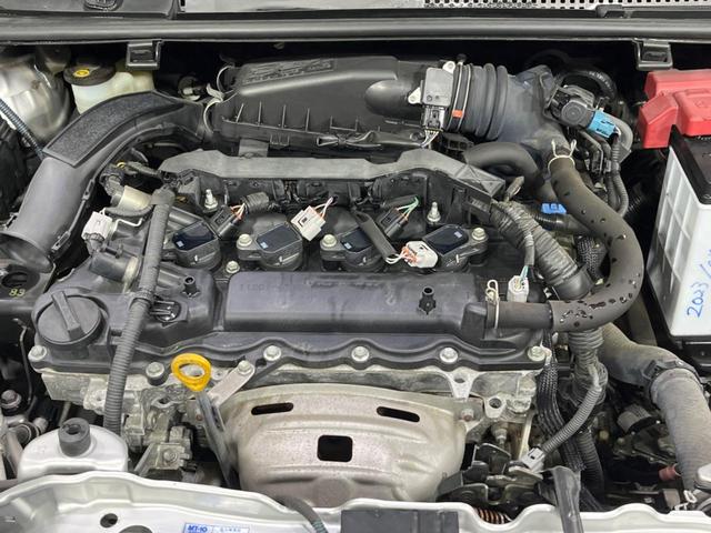 ヴィッツ ジュエラ　禁煙車　純正ナビ　キーレスエントリー　ＬＥＤヘッドライト　電動格納ミラー　シートリフター　ＥＴＣ　シルバー加飾付きステアリング（18枚目）