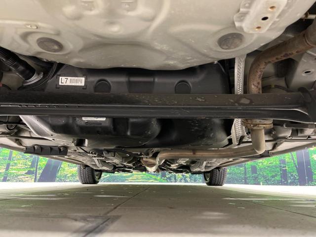 ヴィッツ ジュエラ　禁煙車　純正ナビ　キーレスエントリー　ＬＥＤヘッドライト　電動格納ミラー　シートリフター　ＥＴＣ　シルバー加飾付きステアリング（19枚目）