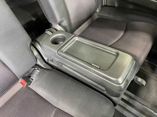 セレナ ハイウェイスター　４ＷＤ　後席モニター　両側電動スライドドア　ＨＤＤナビ　バックカメラ　クルコン　革巻きステアリング　ＨＩＤヘッド　オートライト　リアオートエアコン　８人乗り　アイドリングストップ　盗難防止装置（36枚目）