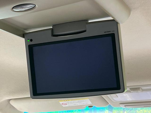 エスティマ アエラス　４ＷＤ　後席モニター　電動スライドドア　純正ナビ　バックカメラ　８人乗り　クルコン　ＨＩＤヘッド　オートライト　革巻きステア　プライバシーガラス　横滑防止装置　盗難防止装置　トラクションコントロール（5枚目）