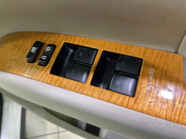エスティマ アエラス　４ＷＤ　後席モニター　電動スライドドア　純正ナビ　バックカメラ　８人乗り　クルコン　ＨＩＤヘッド　オートライト　革巻きステア　プライバシーガラス　横滑防止装置　盗難防止装置　トラクションコントロール（35枚目）