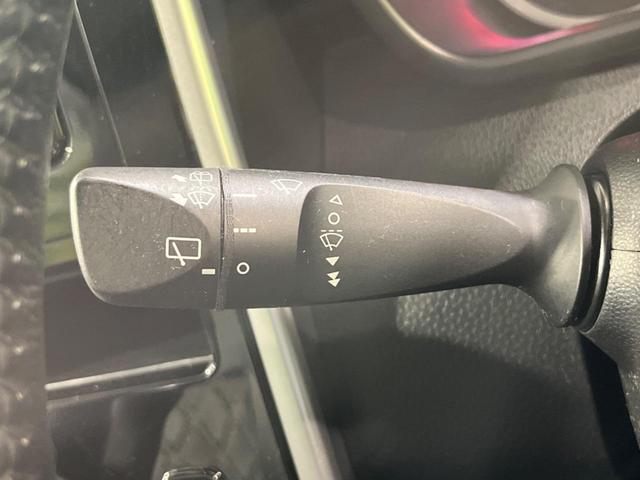 ルーミー カスタムＧ　禁煙車　衝突軽減装置　純正ナビ　バックカメラ　両側電動スライドドア　オートエアコン　スマートキー　ＬＥＤヘッドライト　クルコン　オートライト　Ｂｌｕｅｔｏｏｔｈ　フルセグ　ステアリングスイッチ　ＥＴＣ（25枚目）