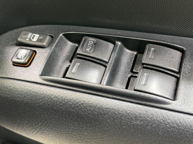 サクシード ハイブリッドＴＸ　禁煙車　セーフティセンス　純正ナビ　バックカメラ　オートライト　オートハイビーム　ＥＴＣ　盗難防止装置　プライバシーガラス　横滑防止装置　トラクションコントロール　ヘッドライトレベライザー（22枚目）