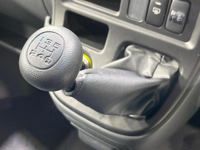 ハイゼットカーゴ クルーズ　禁煙車　５ＭＴ　純正オーディオ　キーレスエントリー　電動格納ミラー（3枚目）