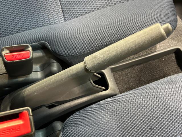 ハイゼットカーゴ クルーズ　禁煙車　５ＭＴ　純正オーディオ　キーレスエントリー　電動格納ミラー（23枚目）