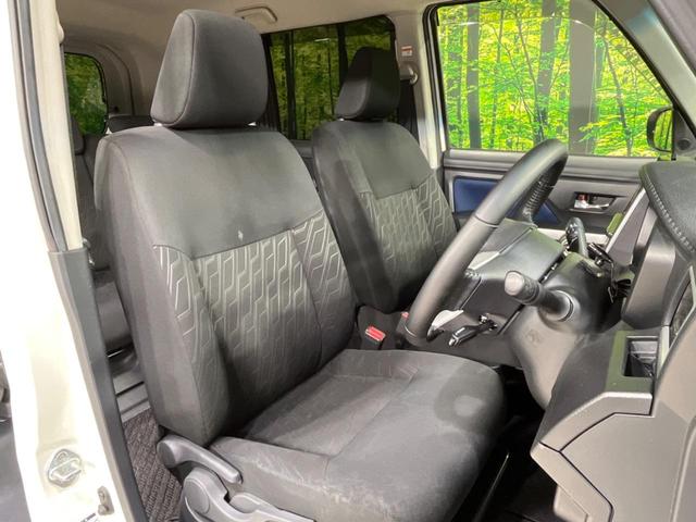 トール カスタムＧ　リミテッドＩＩ　ＳＡＩＩＩ　４ＷＤ　９インチナビ　両側電動スライドドア　全周囲カメラ　衝突被害軽減システム　ＬＥＤヘッド　シートヒーター　シートバックテーブル　ビルトインＥＴＣ　　オートハイビーム（9枚目）