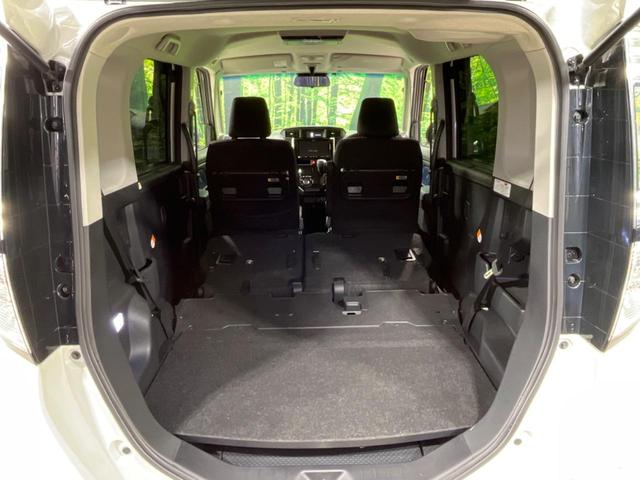 トール カスタムＧ　リミテッドＩＩ　ＳＡＩＩＩ　４ＷＤ　９インチナビ　両側電動スライドドア　全周囲カメラ　衝突被害軽減システム　ＬＥＤヘッド　シートヒーター　シートバックテーブル　ビルトインＥＴＣ　　オートハイビーム（11枚目）