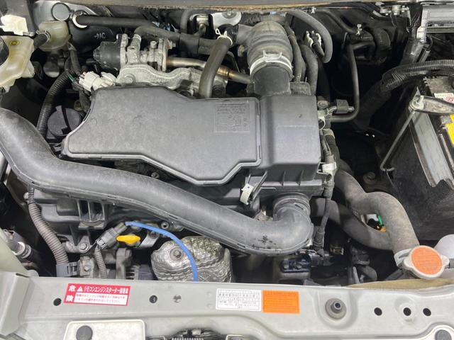 トール カスタムＧ　リミテッドＩＩ　ＳＡＩＩＩ　４ＷＤ　９インチナビ　両側電動スライドドア　全周囲カメラ　衝突被害軽減システム　ＬＥＤヘッド　シートヒーター　シートバックテーブル　ビルトインＥＴＣ　　オートハイビーム（19枚目）