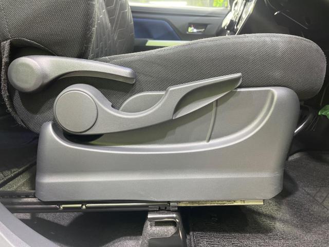 トール カスタムＧ　リミテッドＩＩ　ＳＡＩＩＩ　４ＷＤ　９インチナビ　両側電動スライドドア　全周囲カメラ　衝突被害軽減システム　ＬＥＤヘッド　シートヒーター　シートバックテーブル　ビルトインＥＴＣ　　オートハイビーム（36枚目）