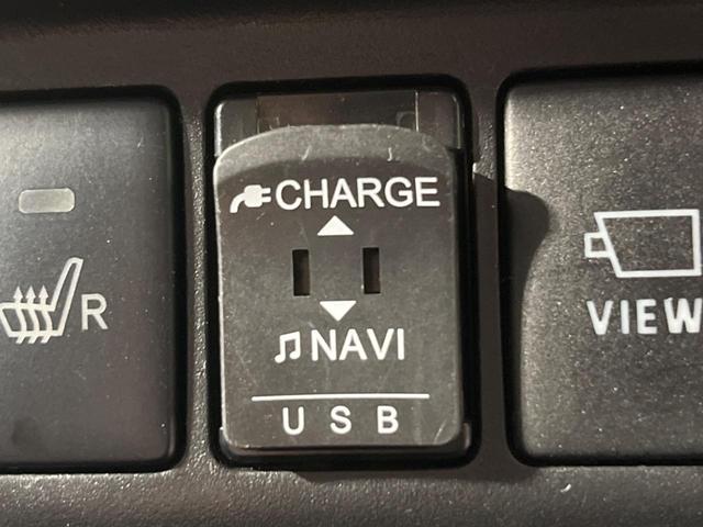 トール カスタムＧ　リミテッドＩＩ　ＳＡＩＩＩ　４ＷＤ　９インチナビ　両側電動スライドドア　全周囲カメラ　衝突被害軽減システム　ＬＥＤヘッド　シートヒーター　シートバックテーブル　ビルトインＥＴＣ　　オートハイビーム（40枚目）