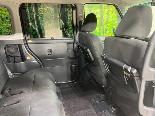 トール カスタムＧ　リミテッドＩＩ　ＳＡＩＩＩ　４ＷＤ　９インチナビ　両側電動スライドドア　全周囲カメラ　衝突被害軽減システム　ＬＥＤヘッド　シートヒーター　シートバックテーブル　ビルトインＥＴＣ　　オートハイビーム（46枚目）