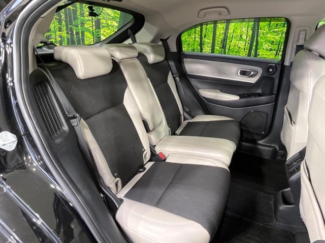 ヴェゼル ｅ：ＨＥＶ　Ｚ　４ＷＤ　純正９インチナビ　全周囲カメラ　衝突被害軽減システム　レーダークルーズ　禁煙車　パワーリアゲート　ハーフレザーシート　コーナーセンサー　スマートキー　ＬＥＤヘッド　ビルトインＥＴＣ（9枚目）